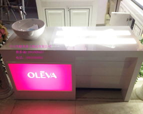 木質(zhì)展柜與鐵質(zhì)展柜性價(jià)比對(duì)比分析